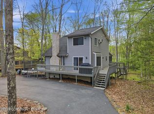 126 Dunchurch Dr, Bushkill, PA 18324