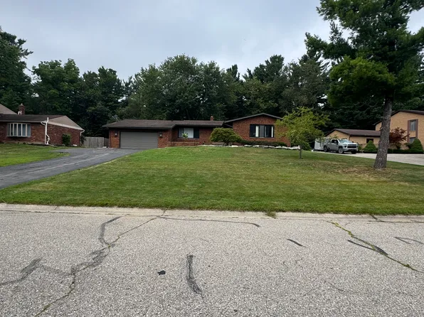 5730 Pineview Dr, Ypsilanti, MI 48197
