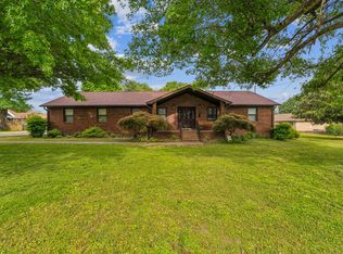 101 Camelot Ln, Mayfield, KY 42066