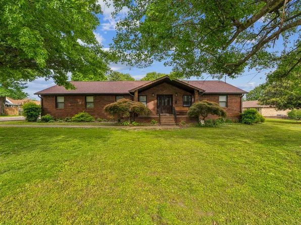 101 Camelot Ln, Mayfield, KY 42066
