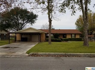 1379 River Acres Dr, New Braunfels, TX 78130