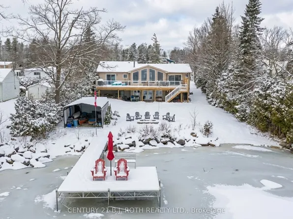 95 Lakeshore Rd E, Oro Medonte, ON L0L 2E0