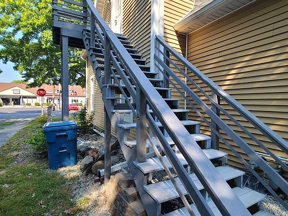 apartment entry stair well