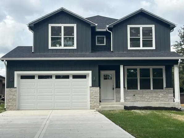 100 E Adams Ave, Villa Park, IL 60181
