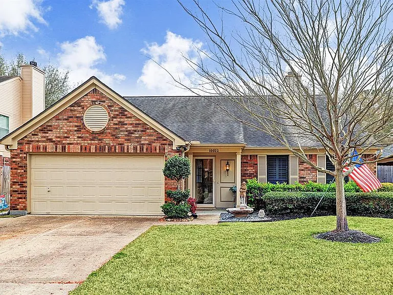 10022 Cabin Creek Dr — Photo 1