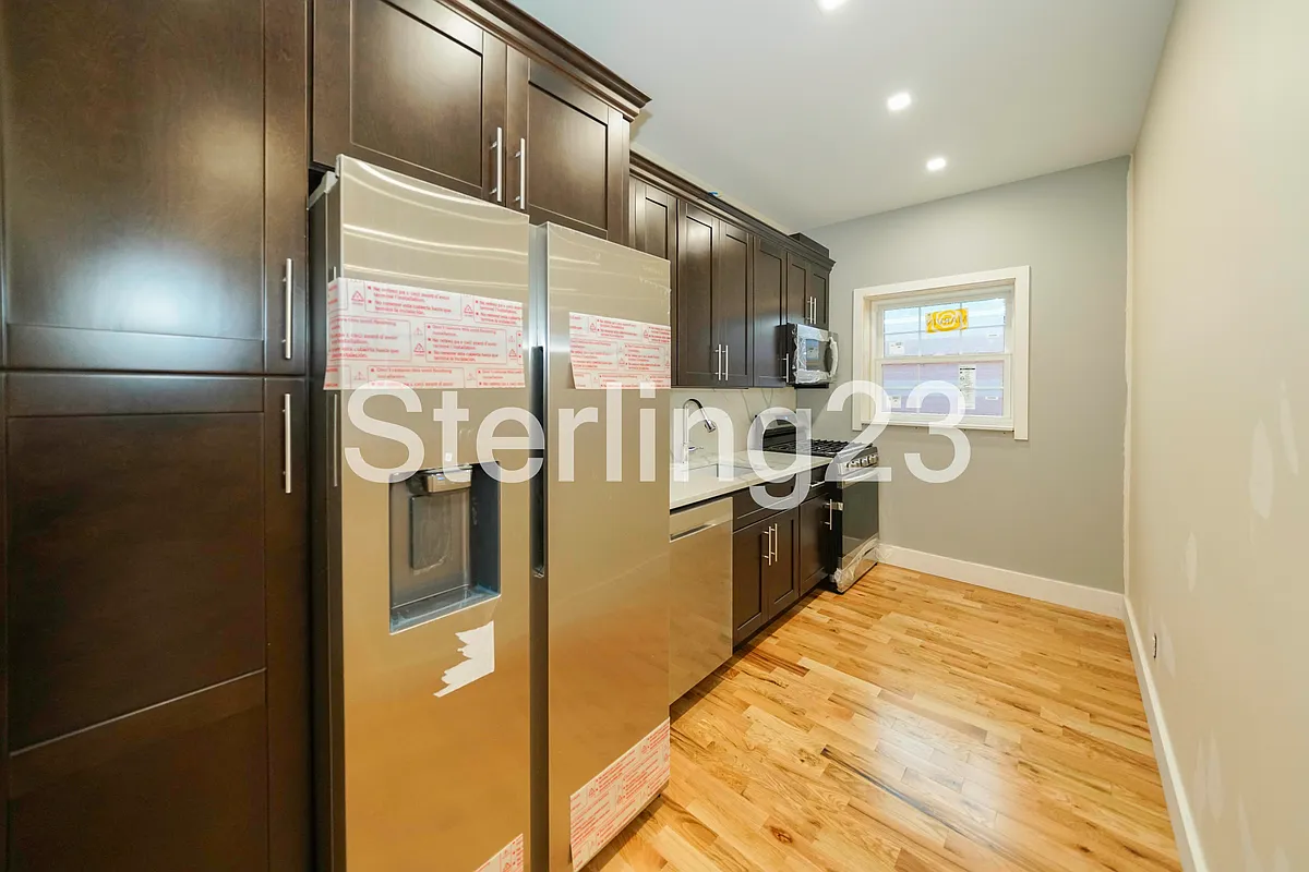 Building Photo - 22-60 24th St #2R