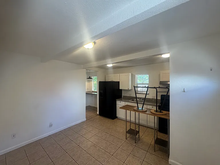 1528 Alcatraz Ave — Photo 3