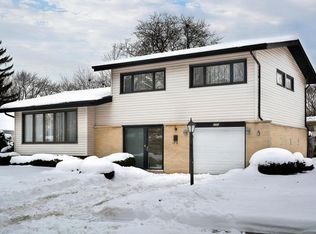 250 Springfield Ter, Des Plaines, IL 60018