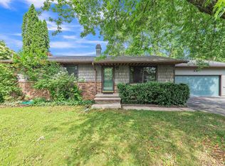 610 S Mayflower Dr, Appleton, WI 54914