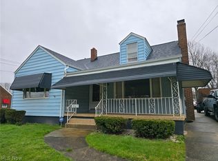 369 6th St, Campbell, OH 44405