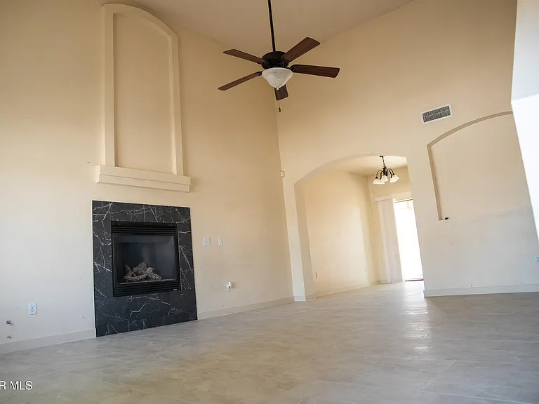 804 Bonnie Ct — Photo 3