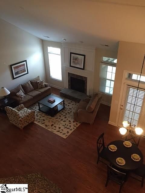 2nd image of 30 Dillworth Ct