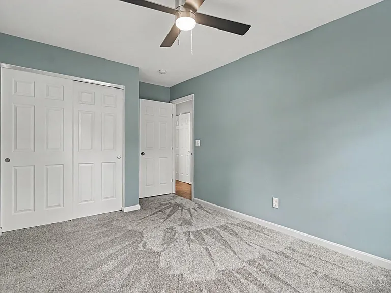 17 Washington Ave — Photo 13