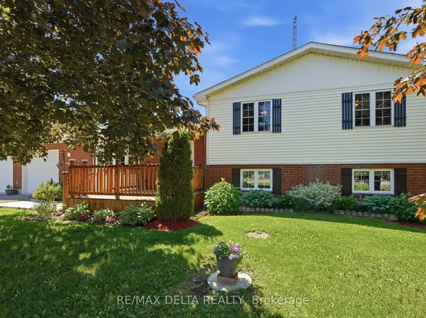 1051 Aberdeen Rd W, Champlain, ON K0B 1R0