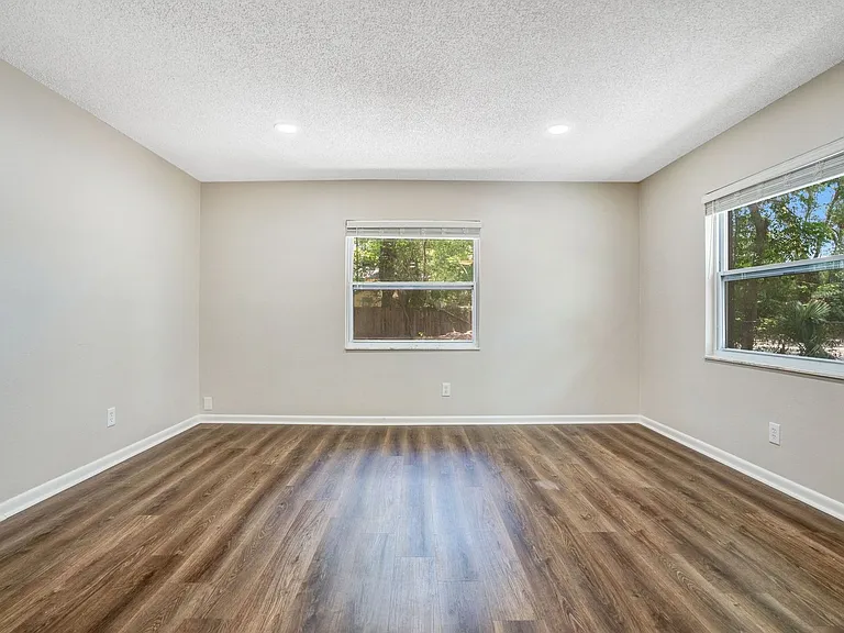 526 S Eola Dr — Photo 18