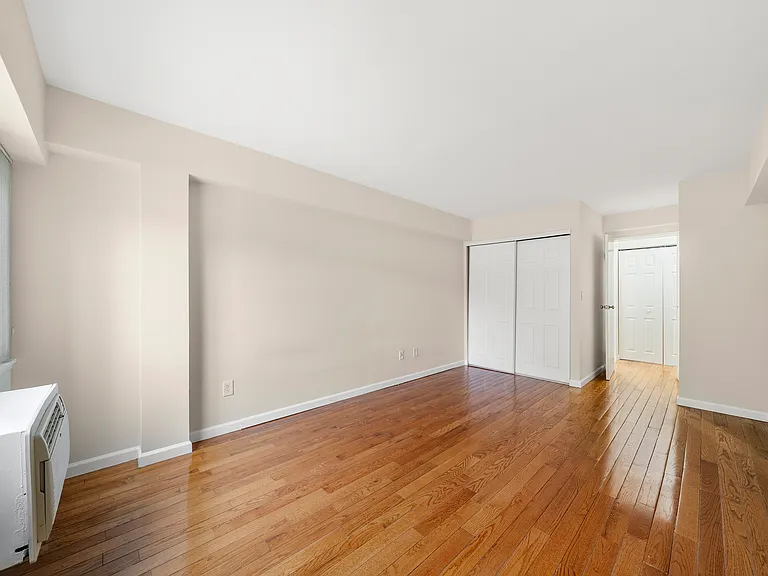 333 Grand Ave #2S — Photo 10