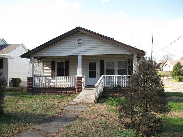 1st image of 3501 SE Oak Grove St