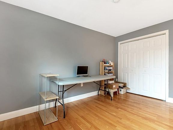 5th image of 58 Edgelawn Ave APT 12