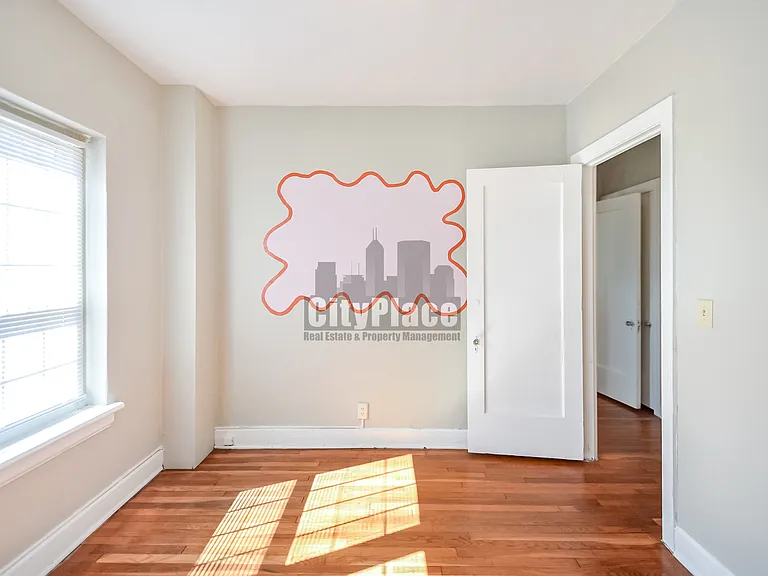 3541 N Meridian St — Photo 22