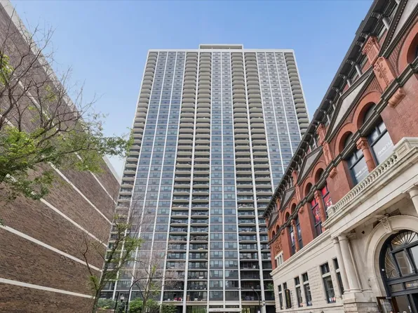1560 N Sandburg Ter APT 2008, Chicago, IL 60610