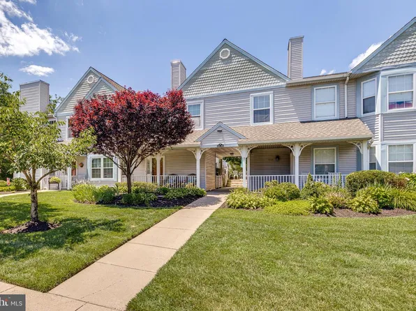 1002 Sweetwater Dr, Cinnaminson, NJ 08077