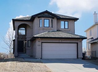 256 SW Hampstead Rd NW, Calgary, AB T3A6G6