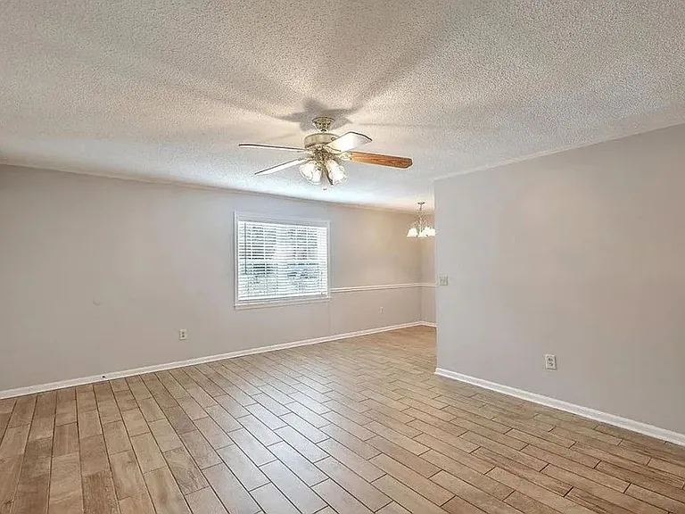 109 Elmwood Ave #A — Photo 10
