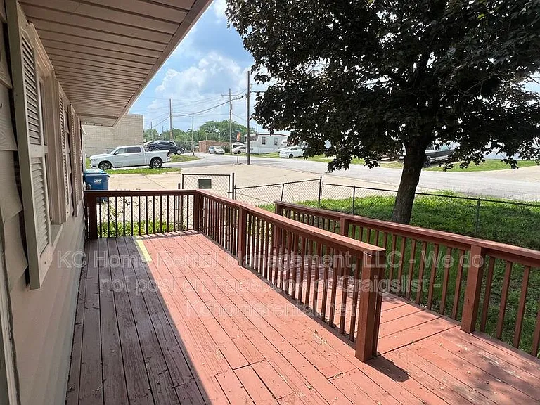 515 S Forest Ave — Photo 23