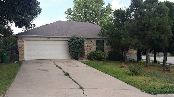 1st image of 1100 Willow Trl