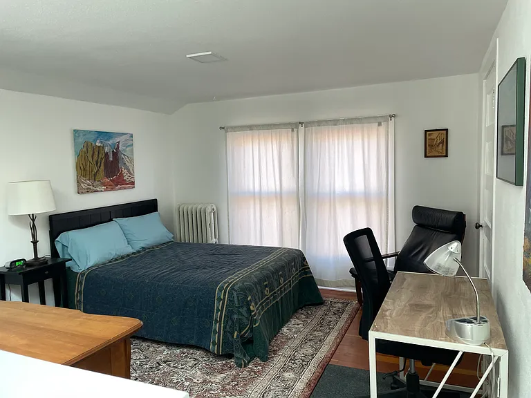 1360 Elizabeth St — Photo 4