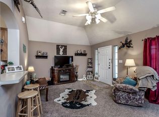 2900 Bexar Grass Dr, Bryan, TX 77802