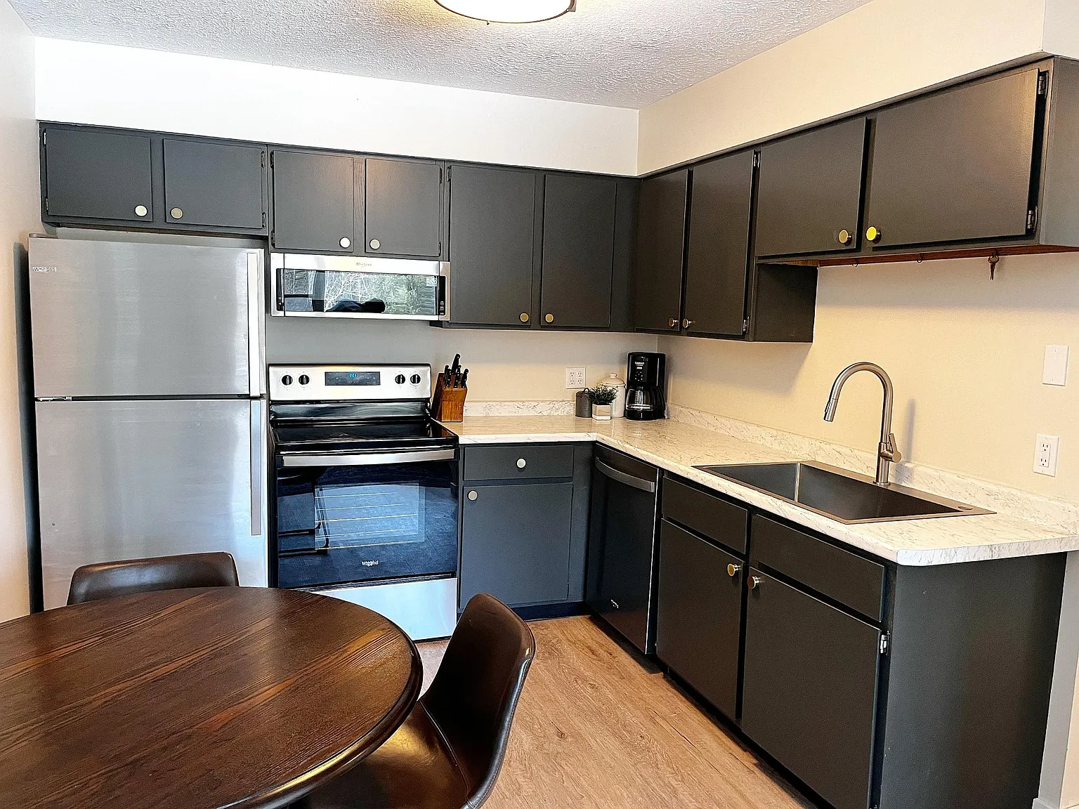 2 bed, 800 sqft, $1,100 — Photo 3