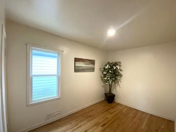3rd image of 19016 Woodside St