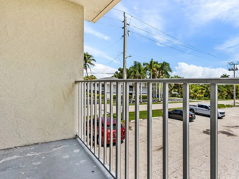 1917 Maravilla Ave #23 — Photo 14
