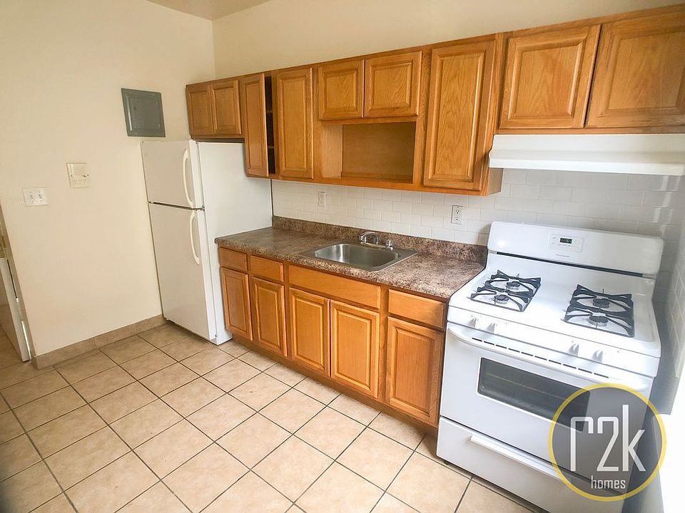1st image of 4721 44th St #3F