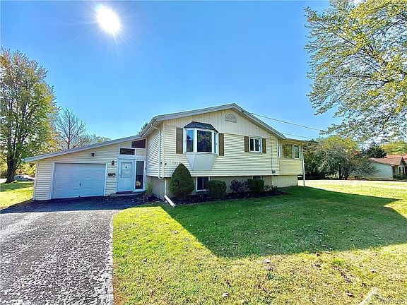 2nd image of 4590 Boncrest Dr E