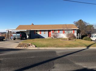 859 Upland Dr, Sunnyside, WA