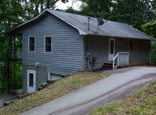 36 Fox Trail Cir, Franklin, NC 28734