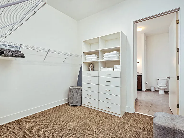 20 Midtown — Photo 23