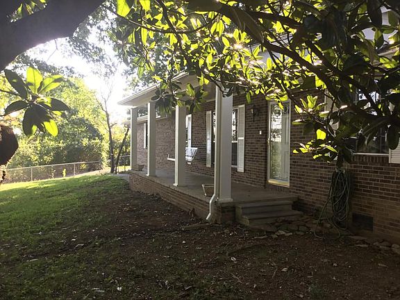 5th image of 4027 Caine Ln