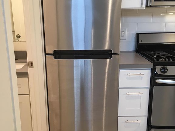 4th image of 3053 Turk St #10