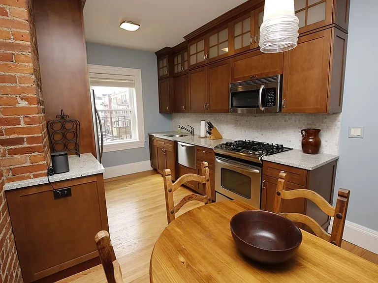 919 Beacon St #2 — Photo 4