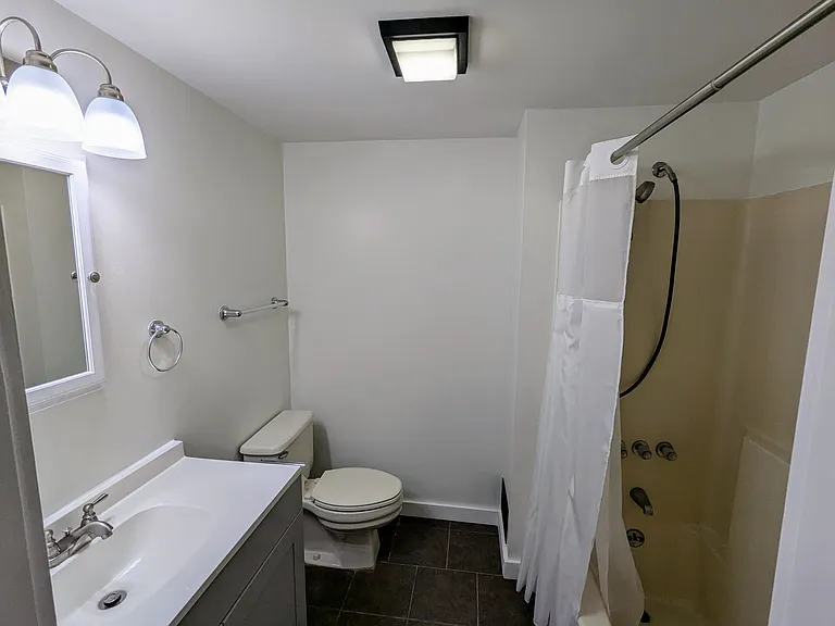35 Hazelwood Ave — Photo 8