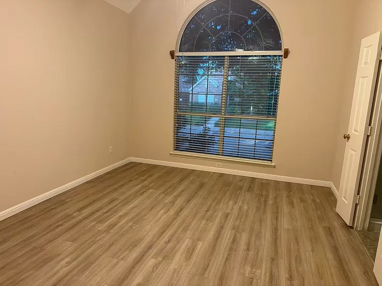 8445 Grand Canyon Dr — Photo 3