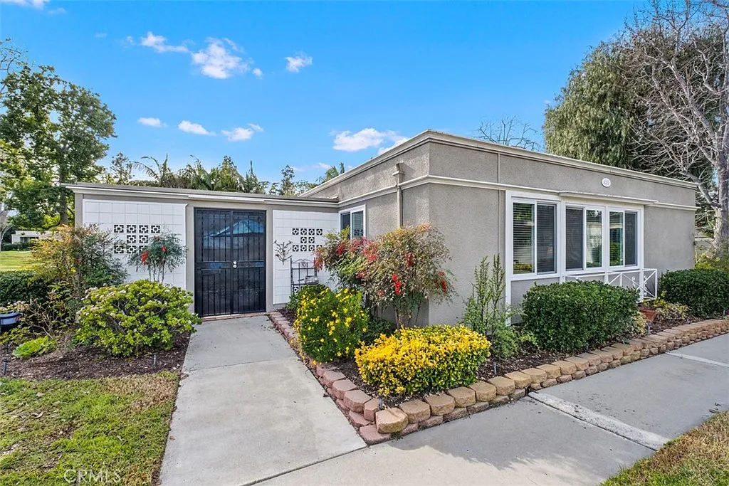 2 bed, 1000 sqft, $3,000 — Photo 1