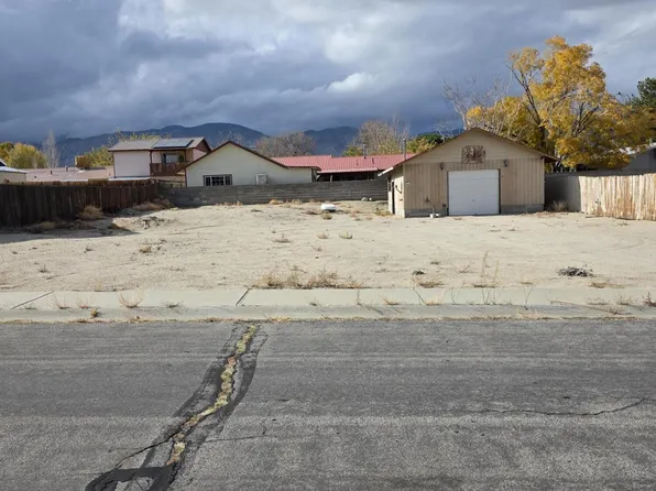 215 Cedar St, Hawthorne, NV 89415