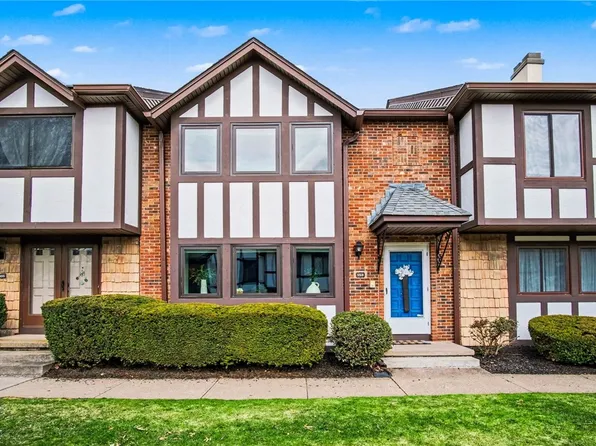 153 New Wickham Dr, Penfield, NY 14526