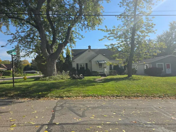 1360 Edith Ave NE, Grand Rapids, MI 49505