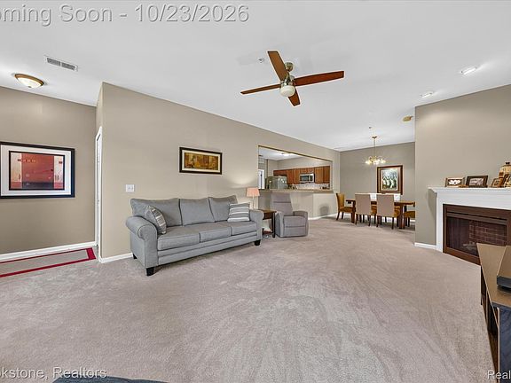 3rd image of 29876 Fox Run Cir
