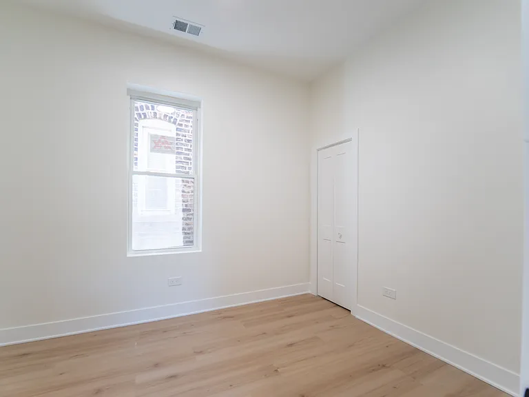 2753 W Chicago Ave #1 — Photo 10